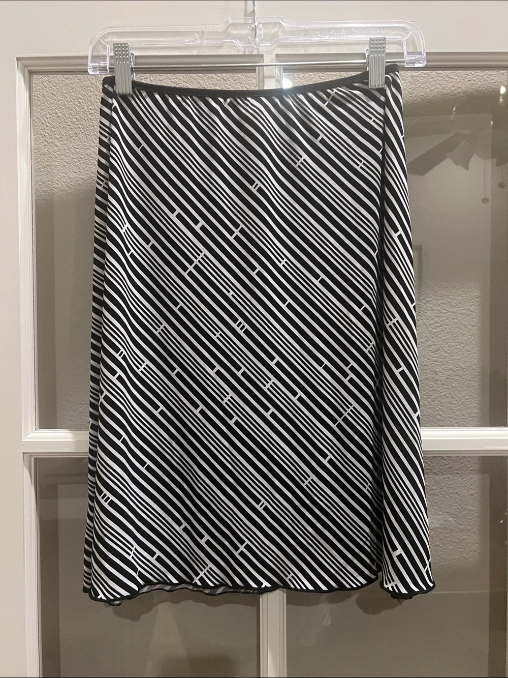 Wrapper Black & White Diagonal Stripe A-Line Skirt Size Medium